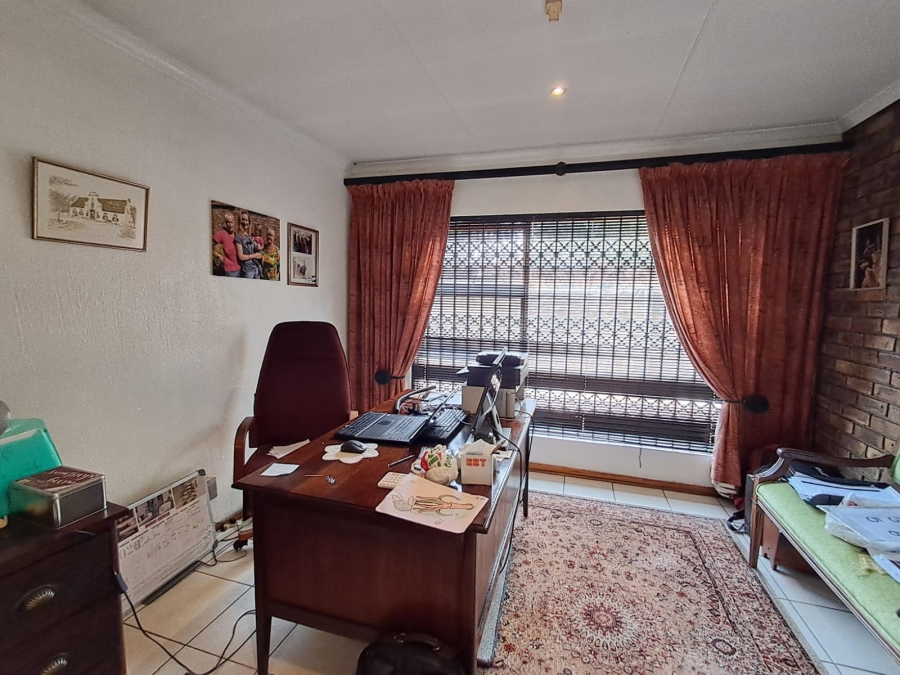4 Bedroom Property for Sale in Sunward Park Gauteng