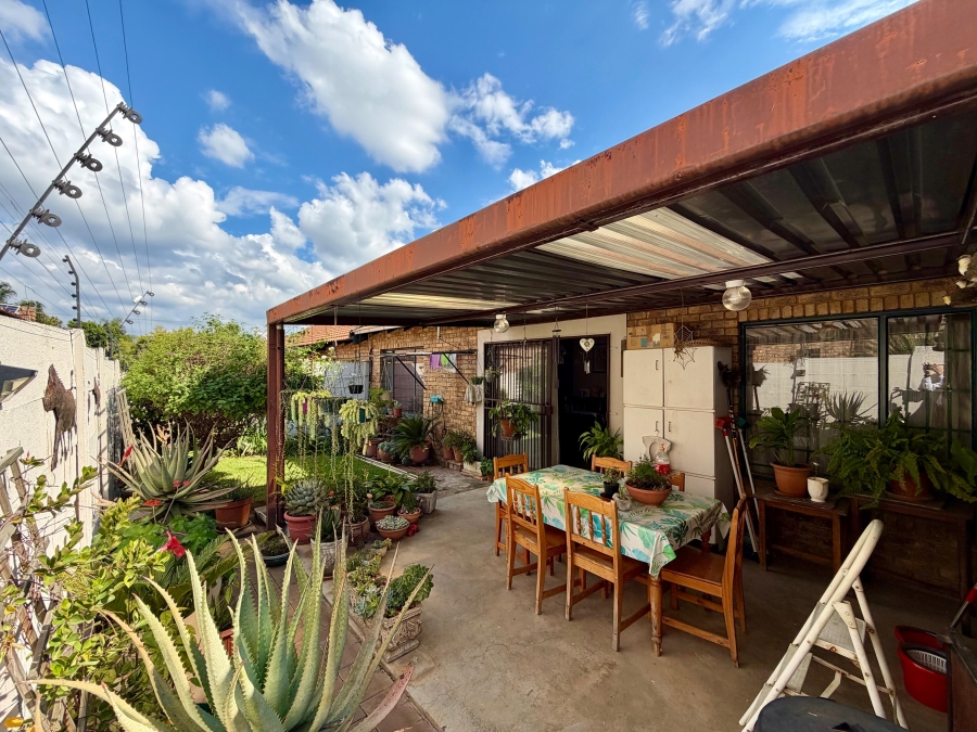 2 Bedroom Property for Sale in Moregloed Gauteng