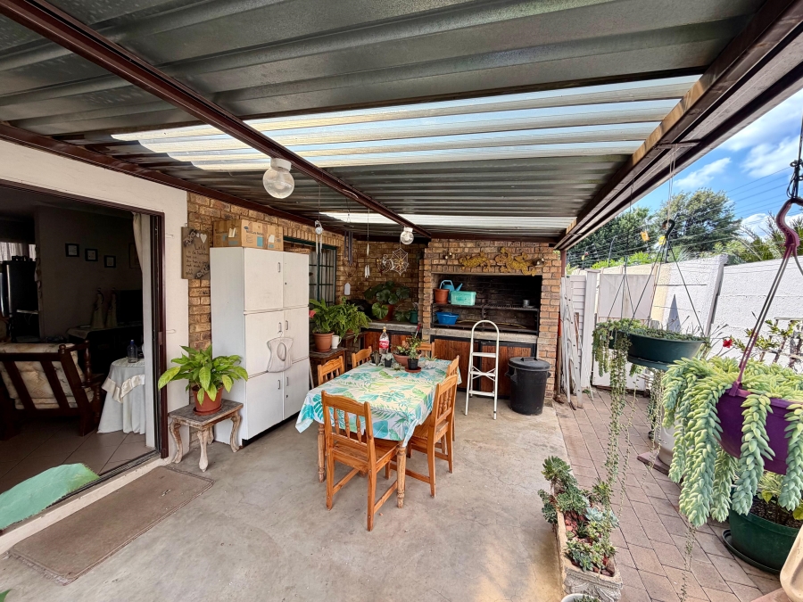 2 Bedroom Property for Sale in Moregloed Gauteng