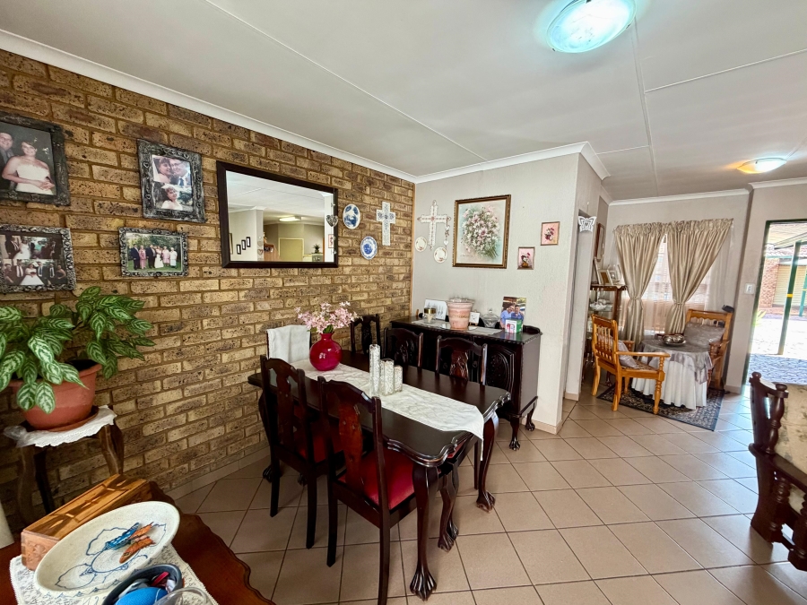 2 Bedroom Property for Sale in Moregloed Gauteng