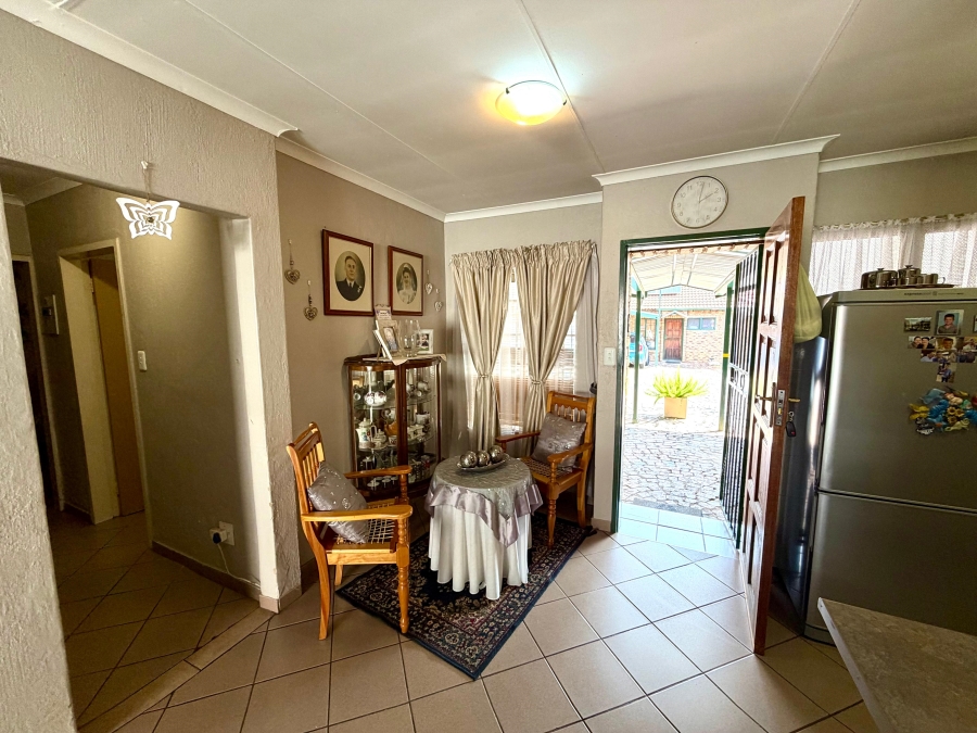 2 Bedroom Property for Sale in Moregloed Gauteng
