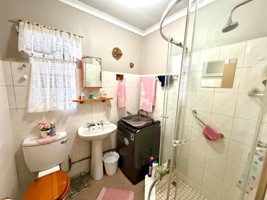 2 Bedroom Property for Sale in Moregloed Gauteng