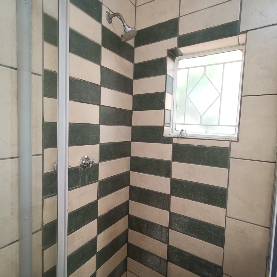 1 Bedroom Property for Sale in Victory Park Gauteng