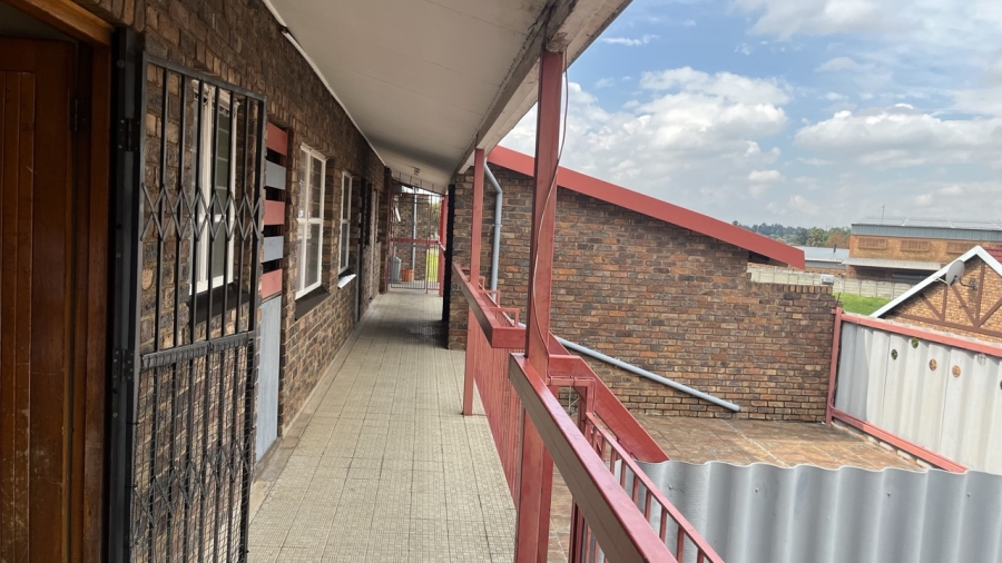 2 Bedroom Property for Sale in Brackendowns Gauteng