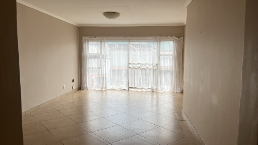 2 Bedroom Property for Sale in Brackendowns Gauteng