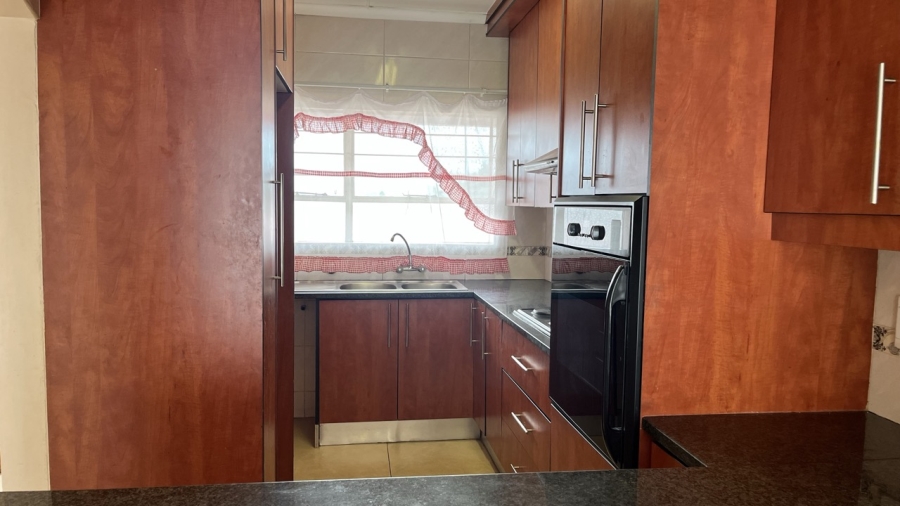 2 Bedroom Property for Sale in Brackendowns Gauteng