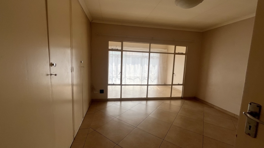 2 Bedroom Property for Sale in Brackendowns Gauteng