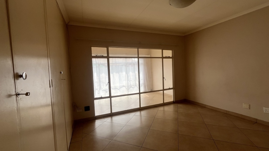 2 Bedroom Property for Sale in Brackendowns Gauteng