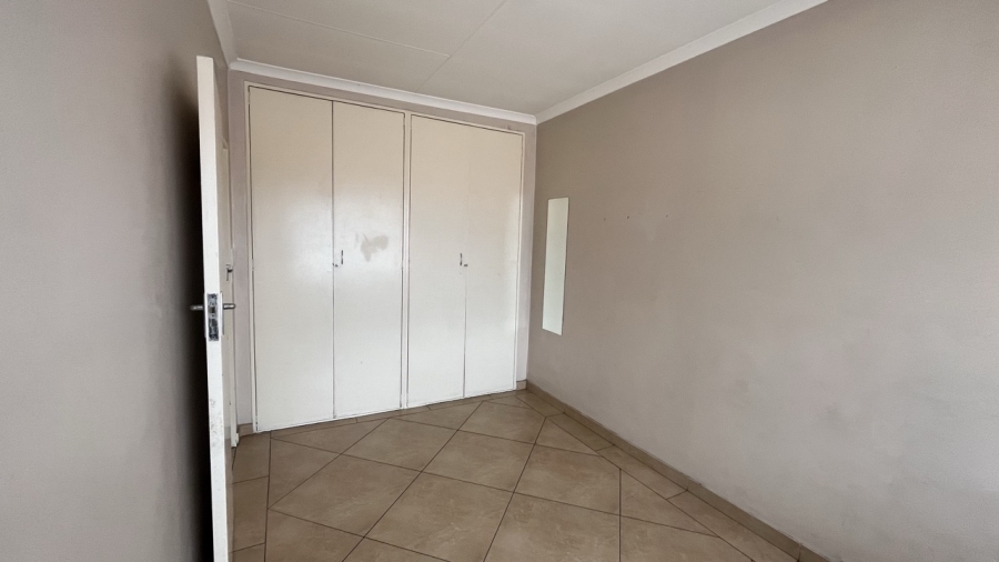 2 Bedroom Property for Sale in Brackendowns Gauteng