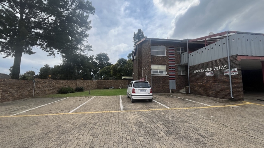 2 Bedroom Property for Sale in Brackendowns Gauteng