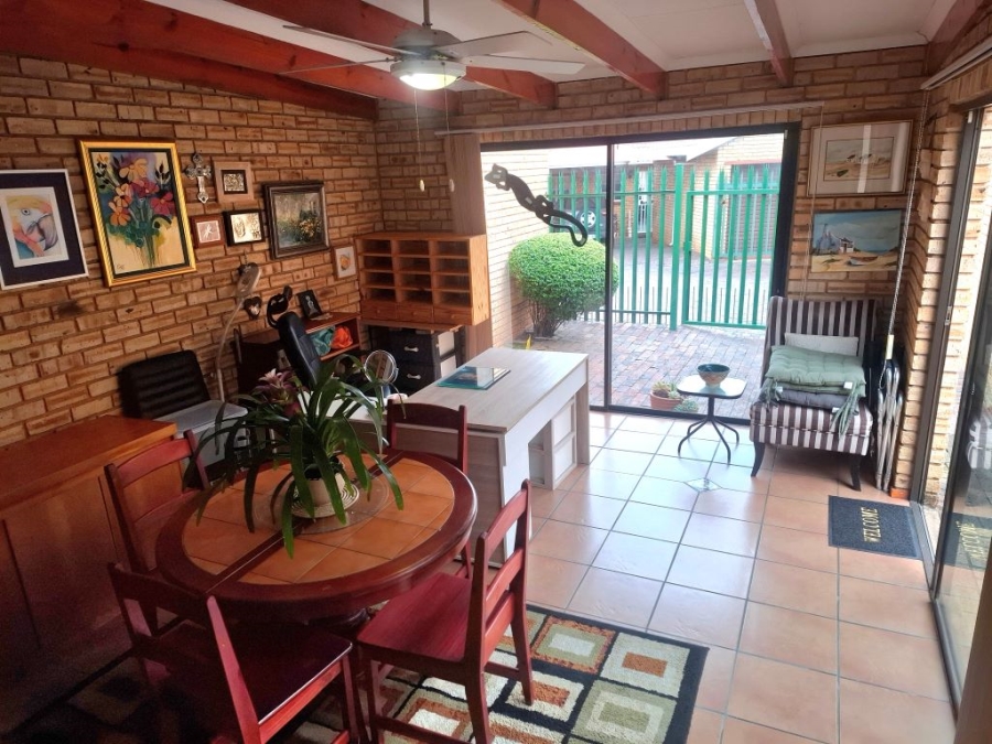 3 Bedroom Property for Sale in Noordheuwel Gauteng