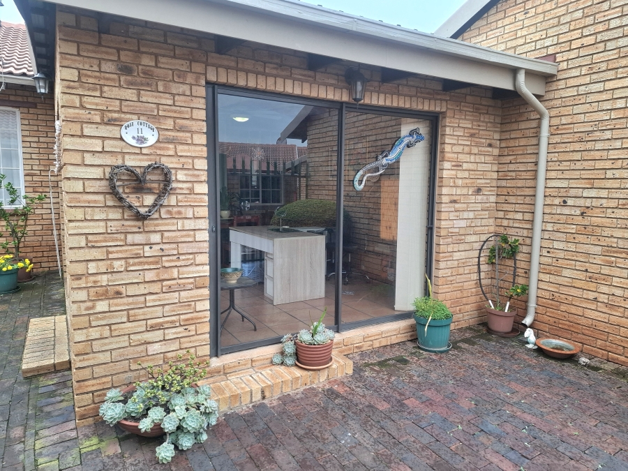 3 Bedroom Property for Sale in Noordheuwel Gauteng