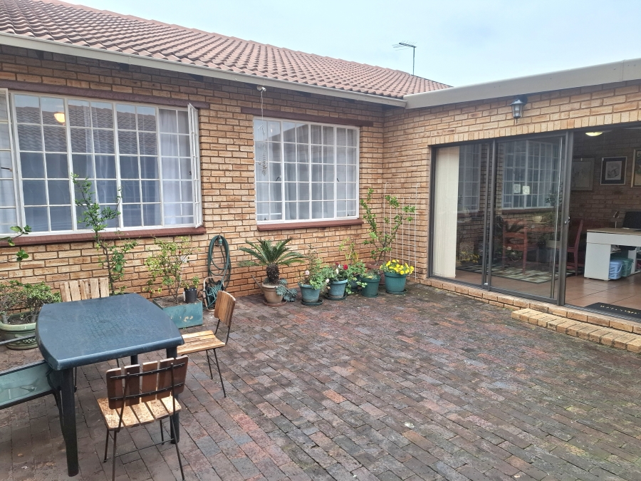 3 Bedroom Property for Sale in Noordheuwel Gauteng