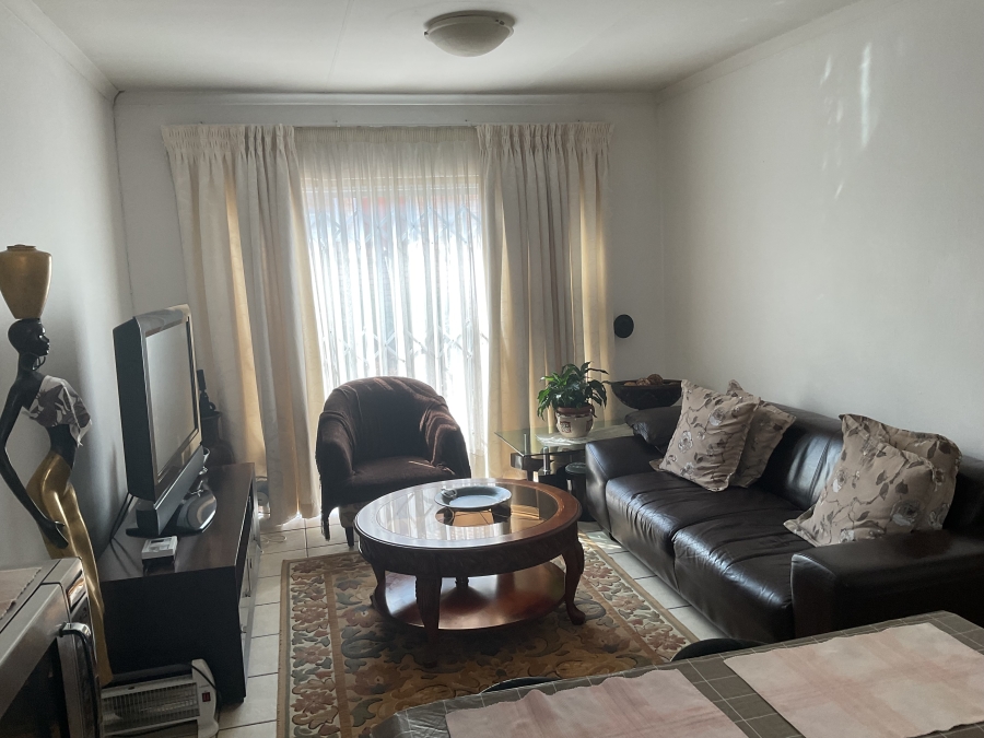 3 Bedroom Property for Sale in Kosmosdal Gauteng