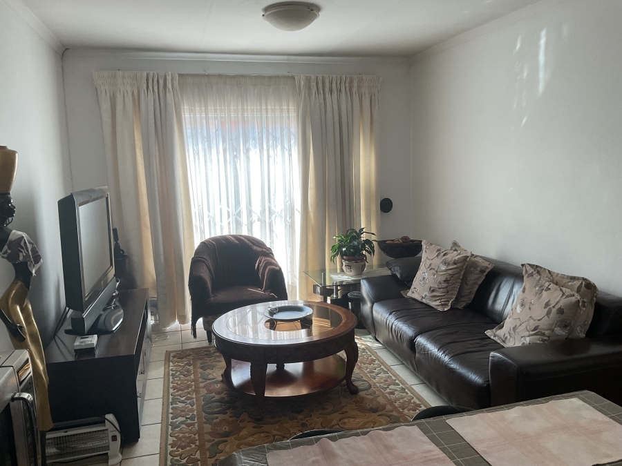 3 Bedroom Property for Sale in Kosmosdal Gauteng