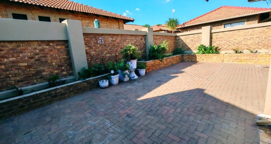 3 Bedroom Property for Sale in Lambton Gauteng