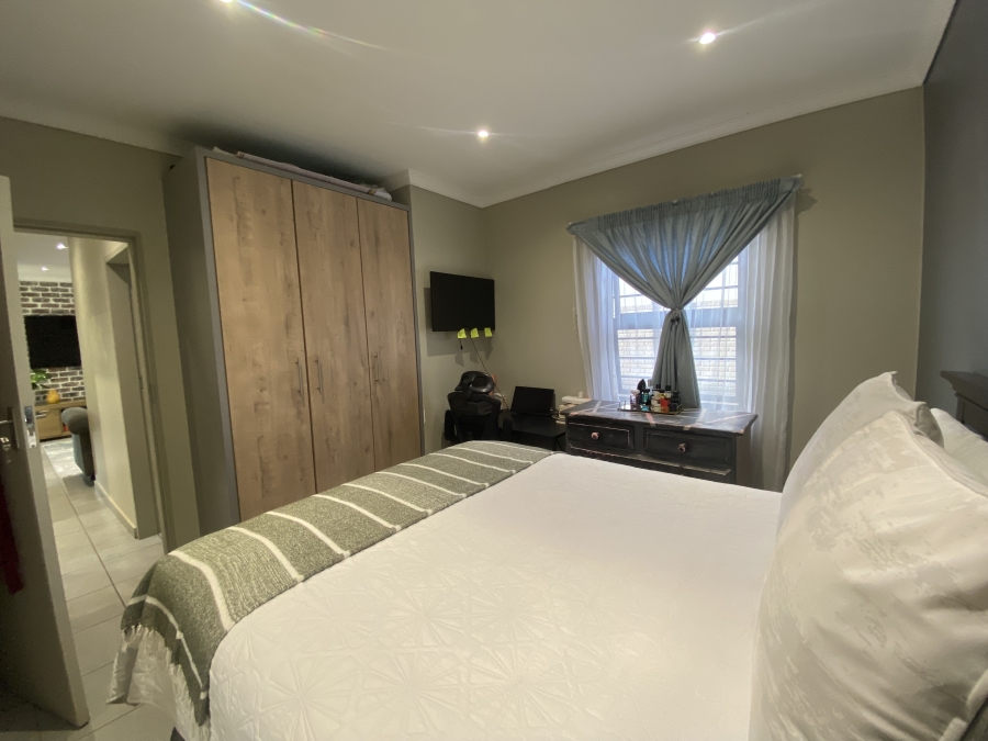 3 Bedroom Property for Sale in Lotus Gardens Gauteng