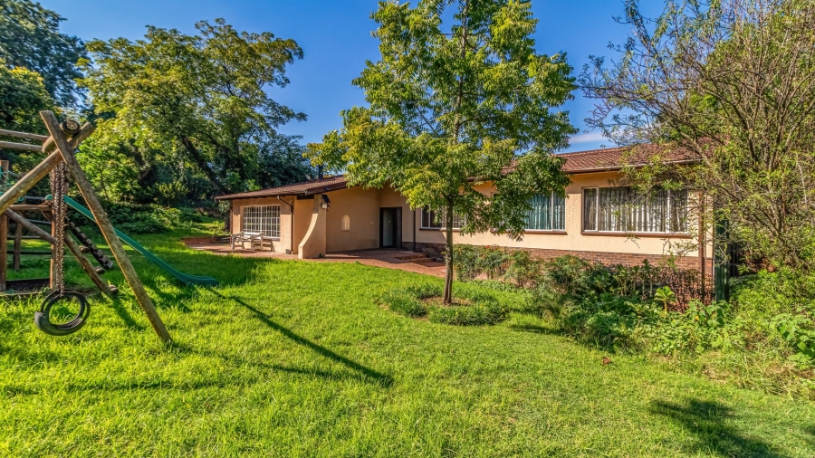 4 Bedroom Property for Sale in Lombardy East Gauteng