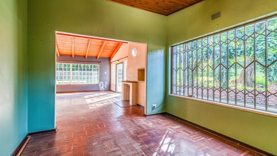 4 Bedroom Property for Sale in Lombardy East Gauteng