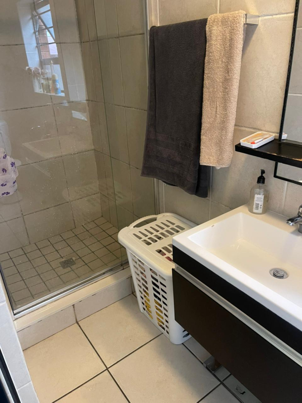 2 Bedroom Property for Sale in Greenstone Gate Gauteng