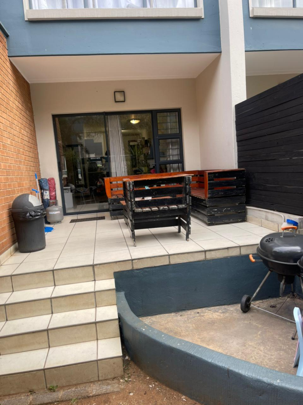 2 Bedroom Property for Sale in Greenstone Gate Gauteng