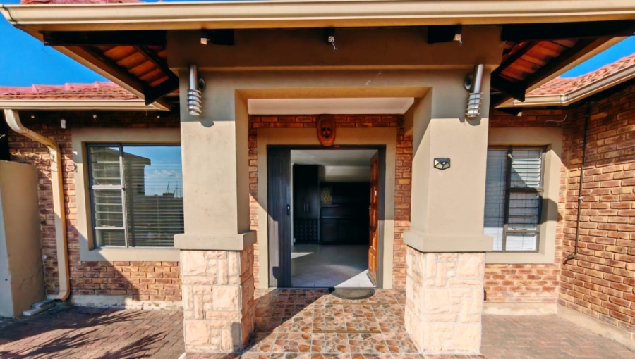 3 Bedroom Property for Sale in Lambton Gauteng