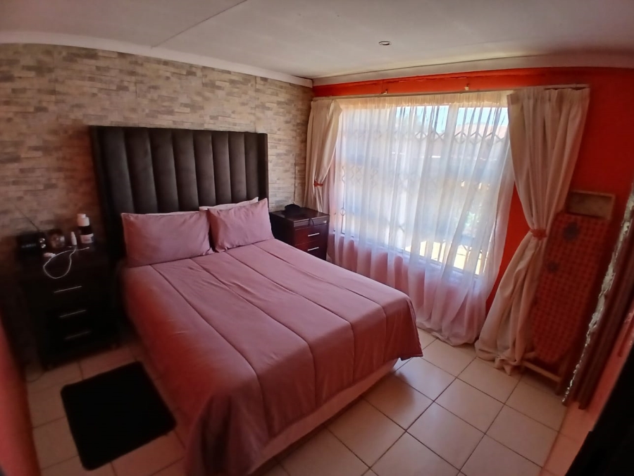 2 Bedroom Property for Sale in Sebokeng Zone 11 Gauteng