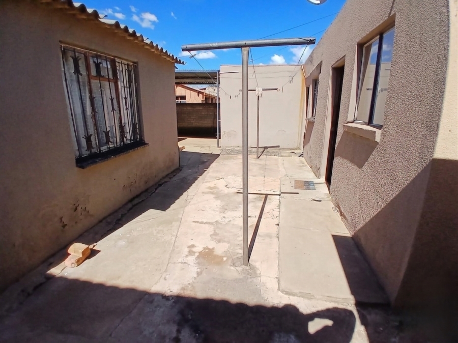 2 Bedroom Property for Sale in Sebokeng Zone 11 Gauteng