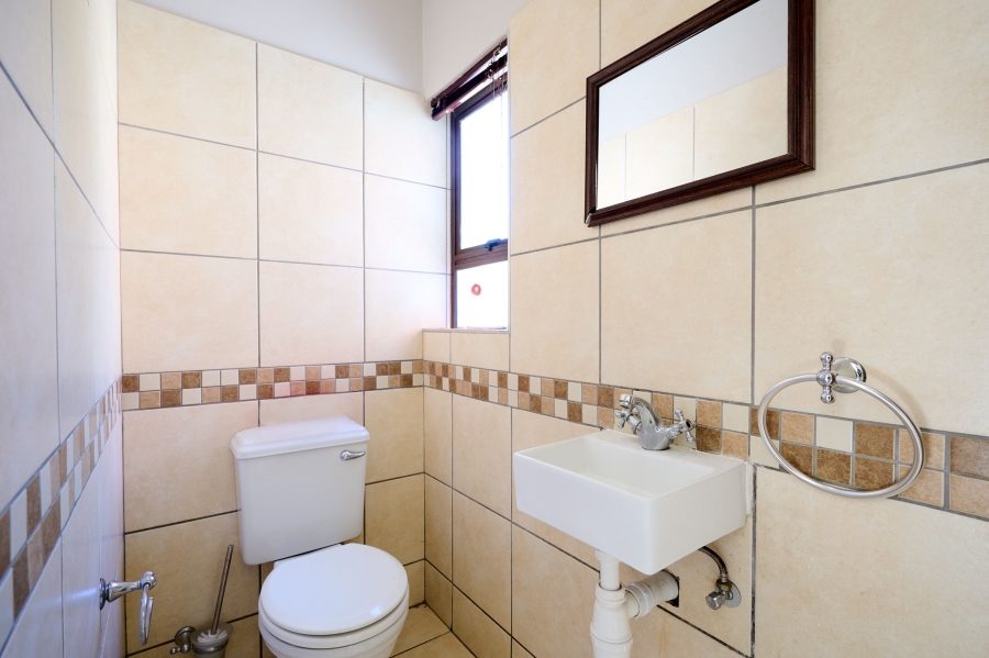 6 Bedroom Property for Sale in Carlswald North Estate Gauteng