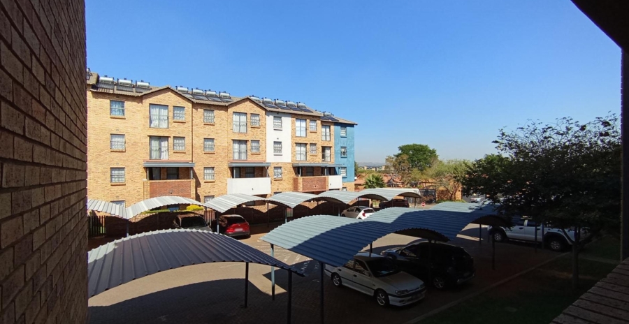 2 Bedroom Property for Sale in Montana Tuine Gauteng