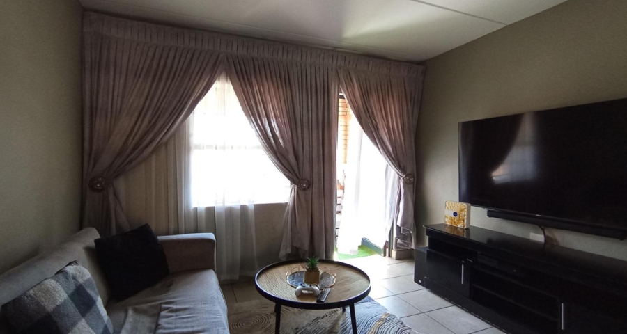 2 Bedroom Property for Sale in Montana Tuine Gauteng