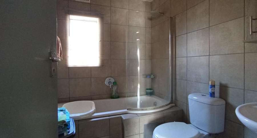 2 Bedroom Property for Sale in Montana Tuine Gauteng