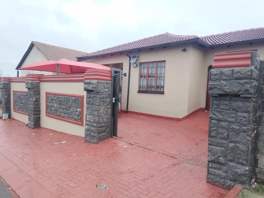 2 Bedroom Property for Sale in Ethafeni Gauteng