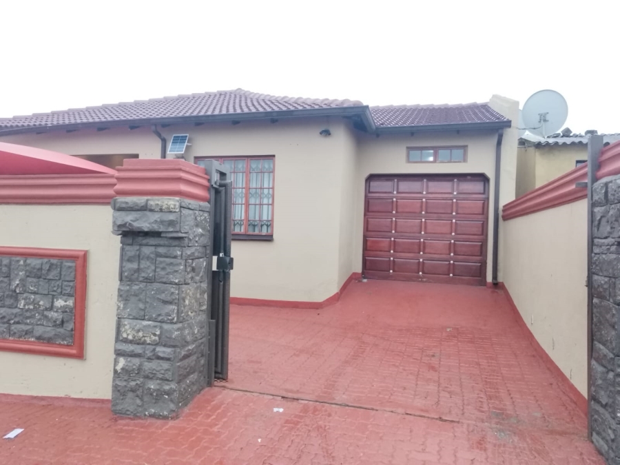 2 Bedroom Property for Sale in Ethafeni Gauteng