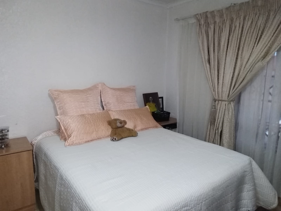 2 Bedroom Property for Sale in Ethafeni Gauteng