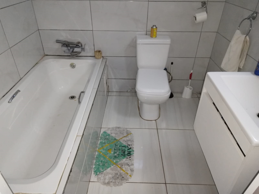2 Bedroom Property for Sale in Ethafeni Gauteng