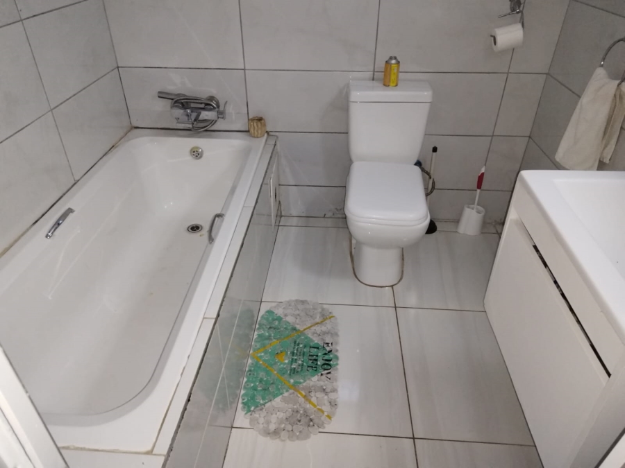2 Bedroom Property for Sale in Ethafeni Gauteng