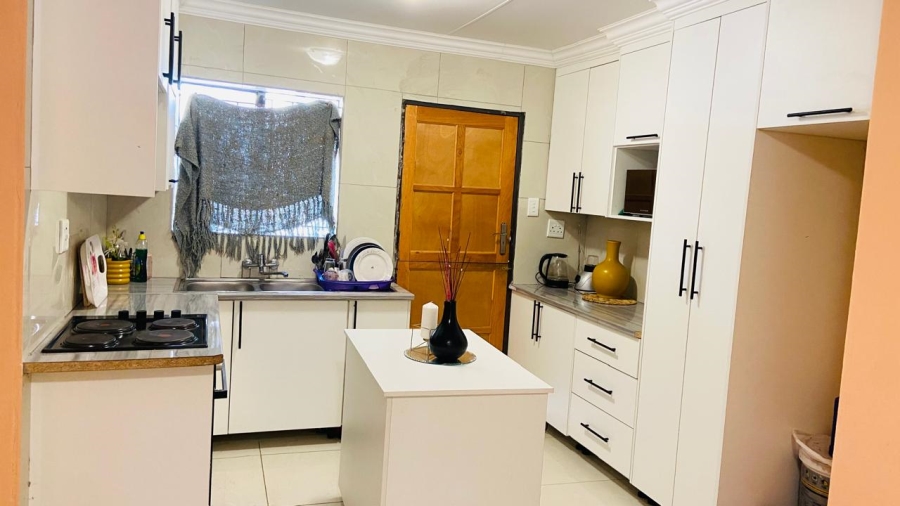 3 Bedroom Property for Sale in Soshanguve UU Gauteng
