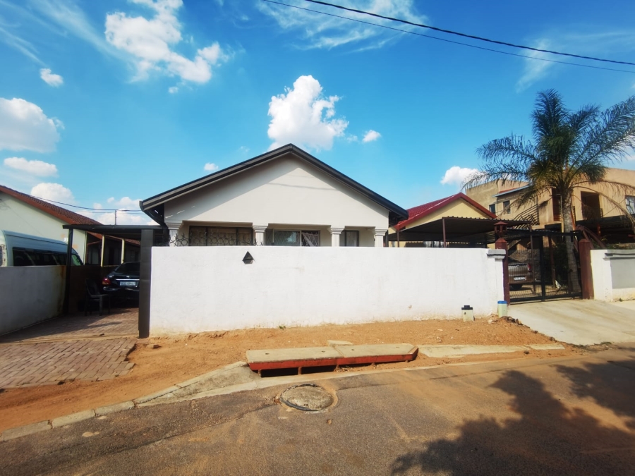3 Bedroom Property for Sale in Soshanguve UU Gauteng