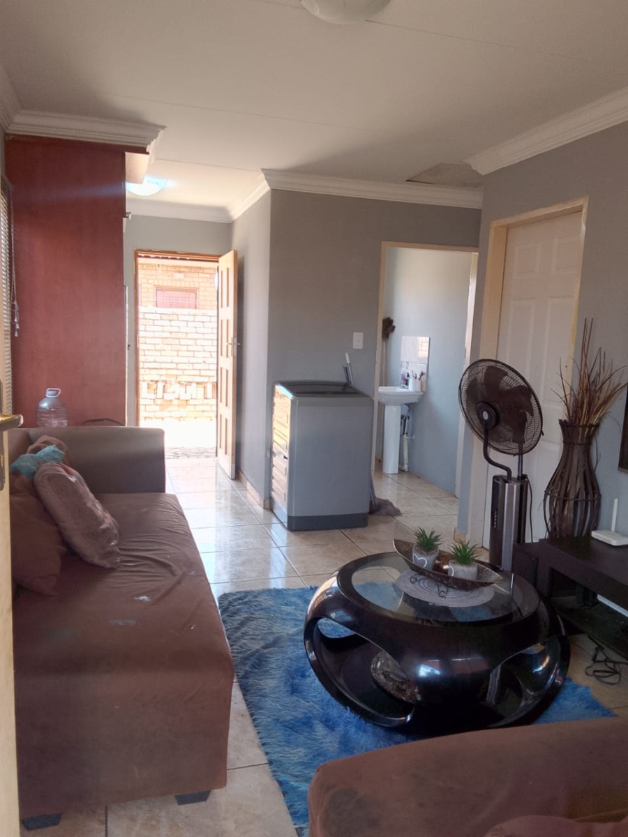 2 Bedroom Property for Sale in Soshanguve VV Gauteng