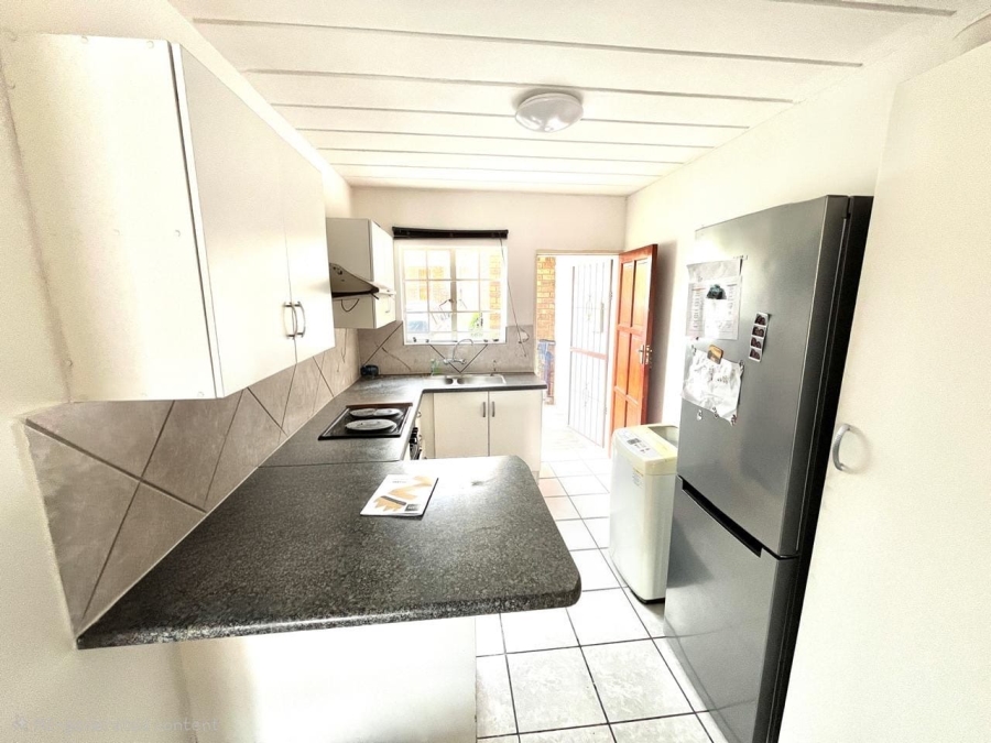 2 Bedroom Property for Sale in Noordwyk Gauteng