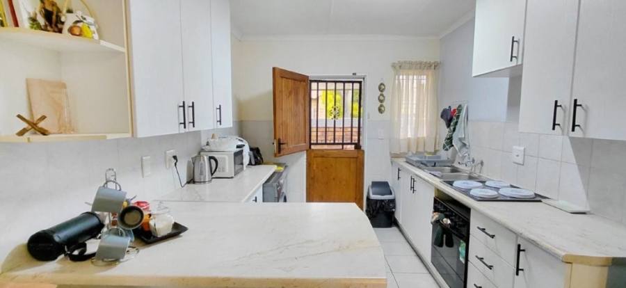 2 Bedroom Property for Sale in Wilgeheuwel Gauteng