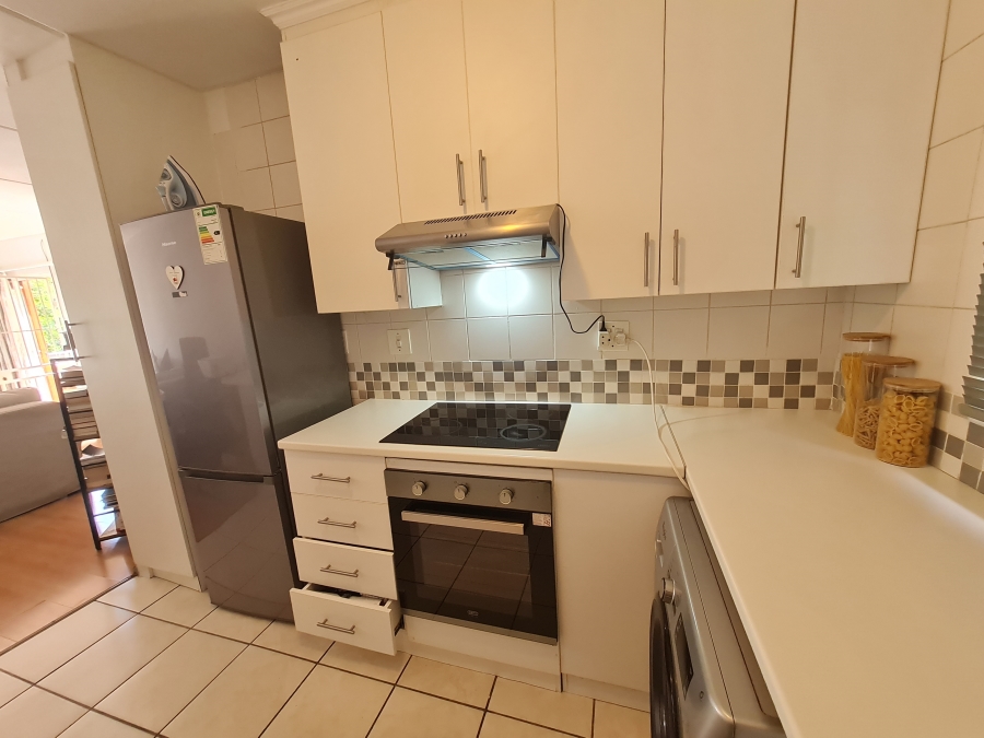 2 Bedroom Property for Sale in Magaliessig Gauteng