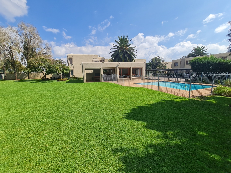 2 Bedroom Property for Sale in Magaliessig Gauteng