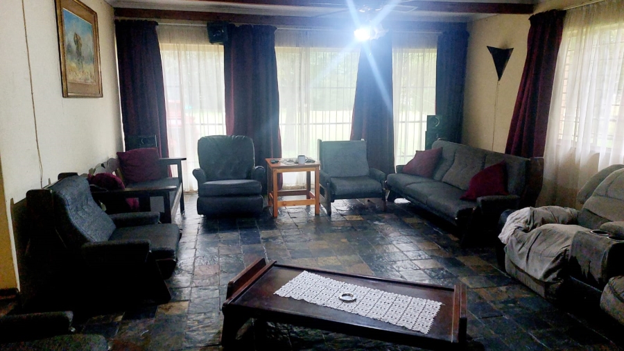 4 Bedroom Property for Sale in Loumarina A H Gauteng