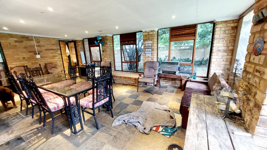 4 Bedroom Property for Sale in Loumarina A H Gauteng