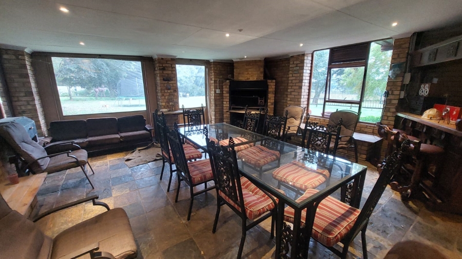 4 Bedroom Property for Sale in Loumarina A H Gauteng
