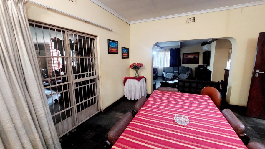 4 Bedroom Property for Sale in Loumarina A H Gauteng