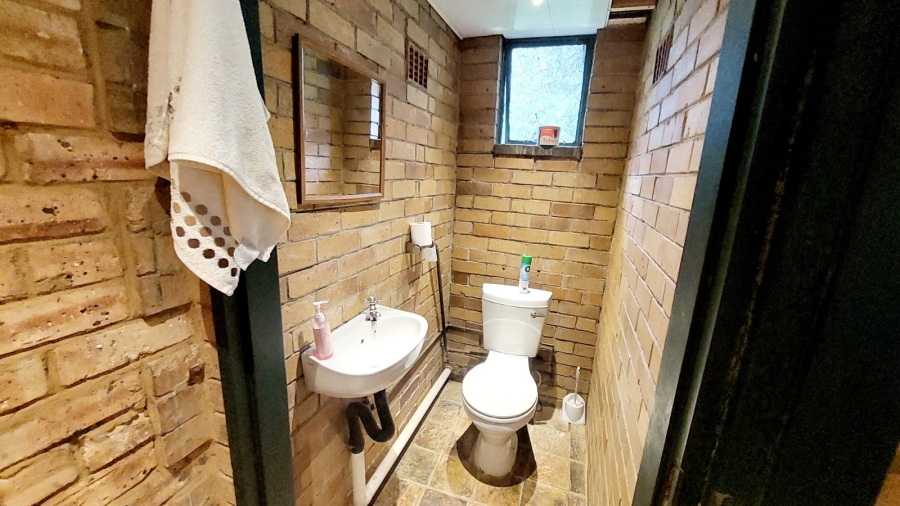 4 Bedroom Property for Sale in Loumarina A H Gauteng