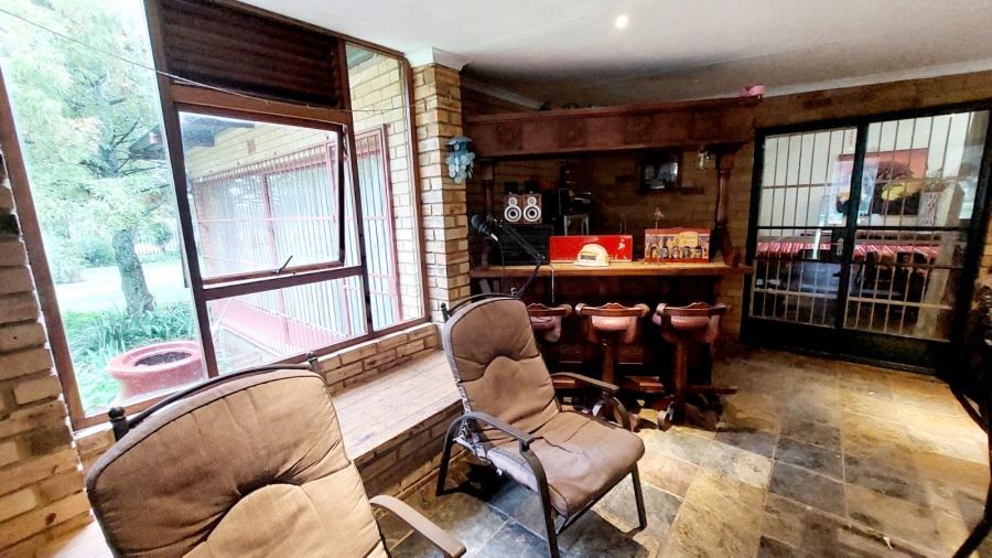 4 Bedroom Property for Sale in Loumarina A H Gauteng